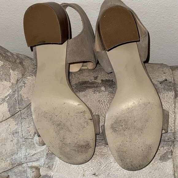 Nine West Garden Bay Suede tan grayish ankle strap buckle block heels sandals 9 - Picture 7 of 9